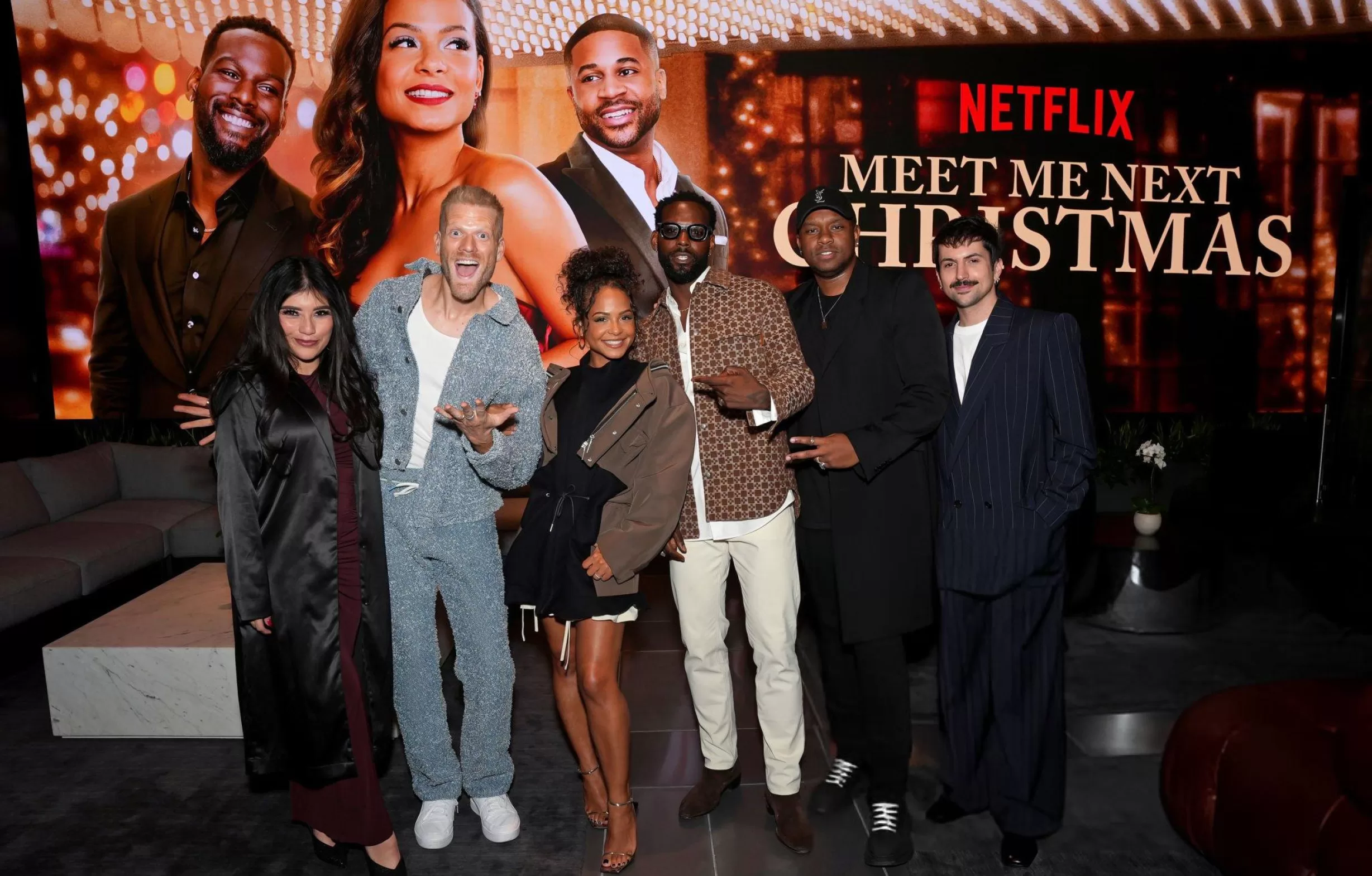 Star cast of Meet me next christmas.